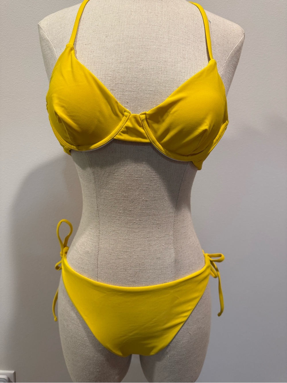 ROMWE Yellow Tie-Side Underwire Bikini